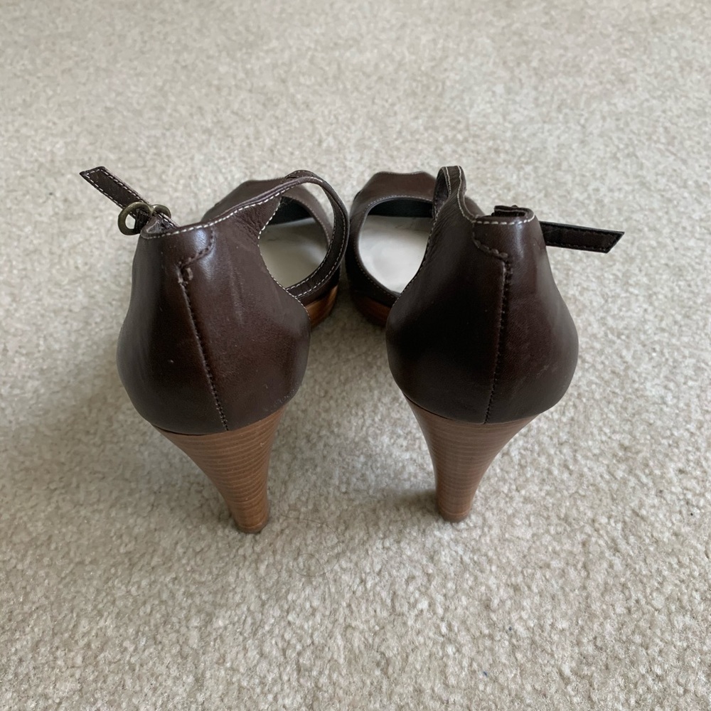 Ann Taylor Loft heeled sandals - Picture 4 of 8
